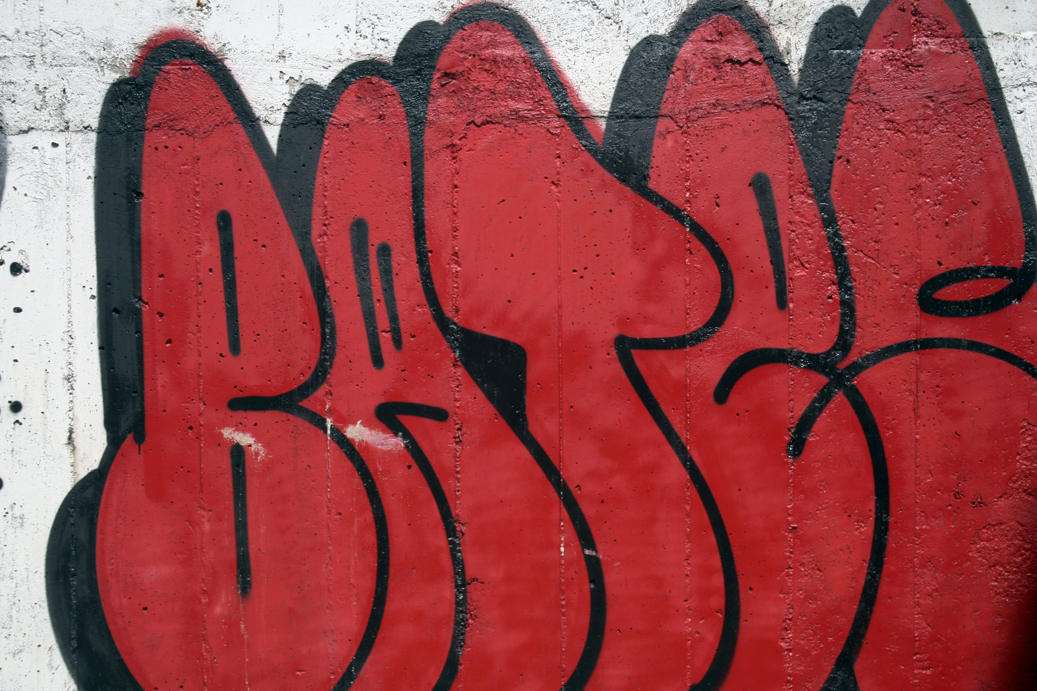 Красное граффити